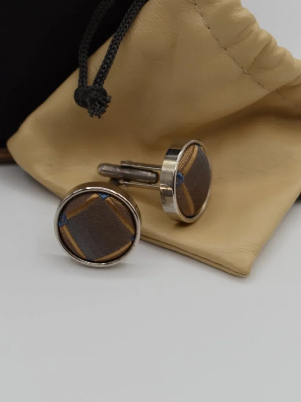 Daniel Ellissa Men's Silk Pocket Square Gift Set Brown Gold Matching Cufflinks